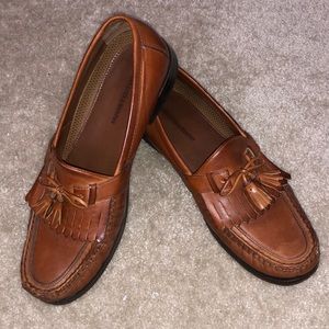 Johnston and Murphy tasseled loafer slip on dress shoe